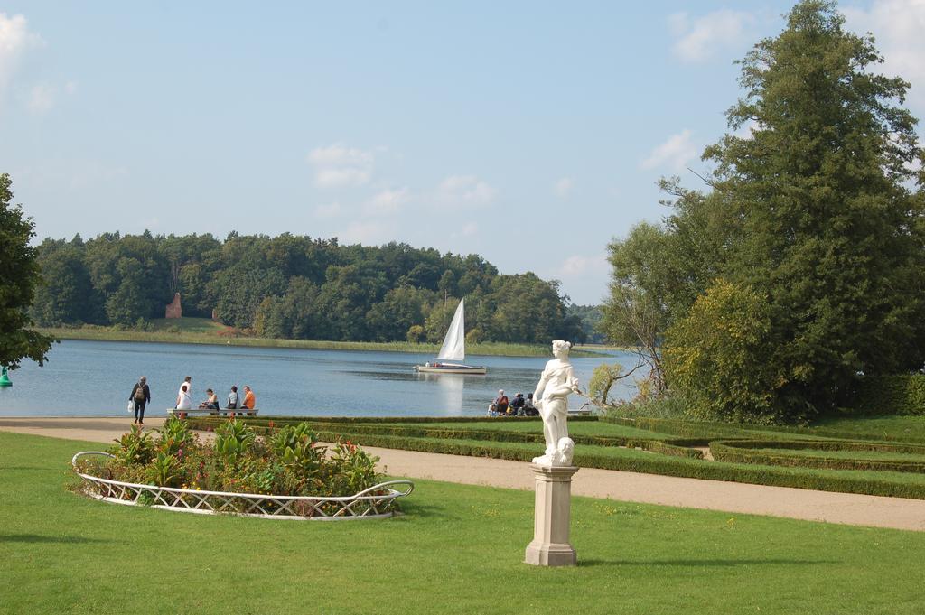 Schloss-Und Seeblick Apartment Rheinsberg Eksteriør bilde