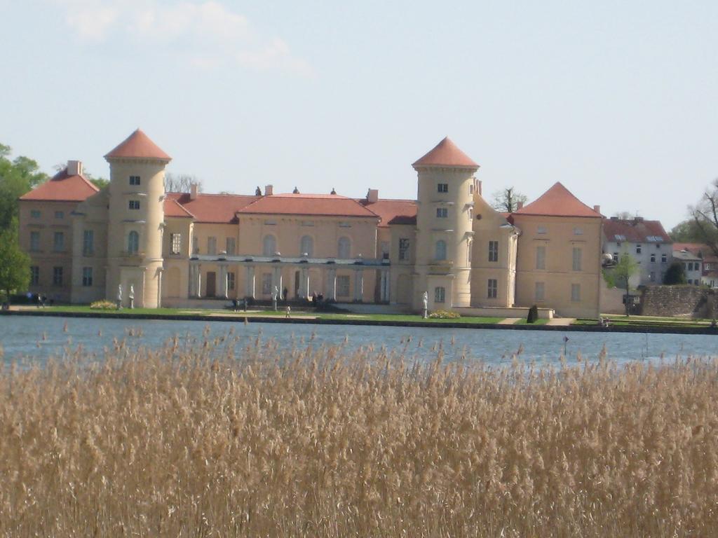 Schloss-Und Seeblick Apartment Rheinsberg Eksteriør bilde