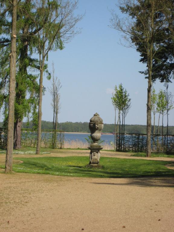 Schloss-Und Seeblick Apartment Rheinsberg Eksteriør bilde